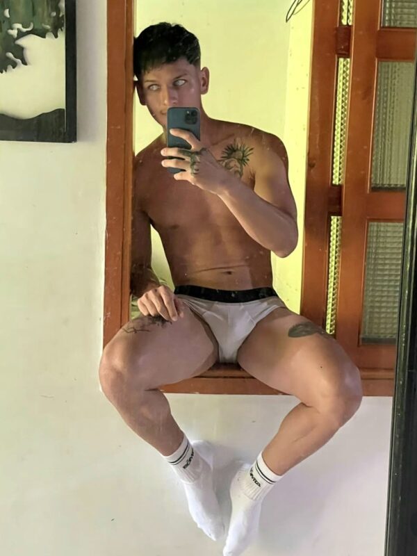 Colombian gay porn performer Berum