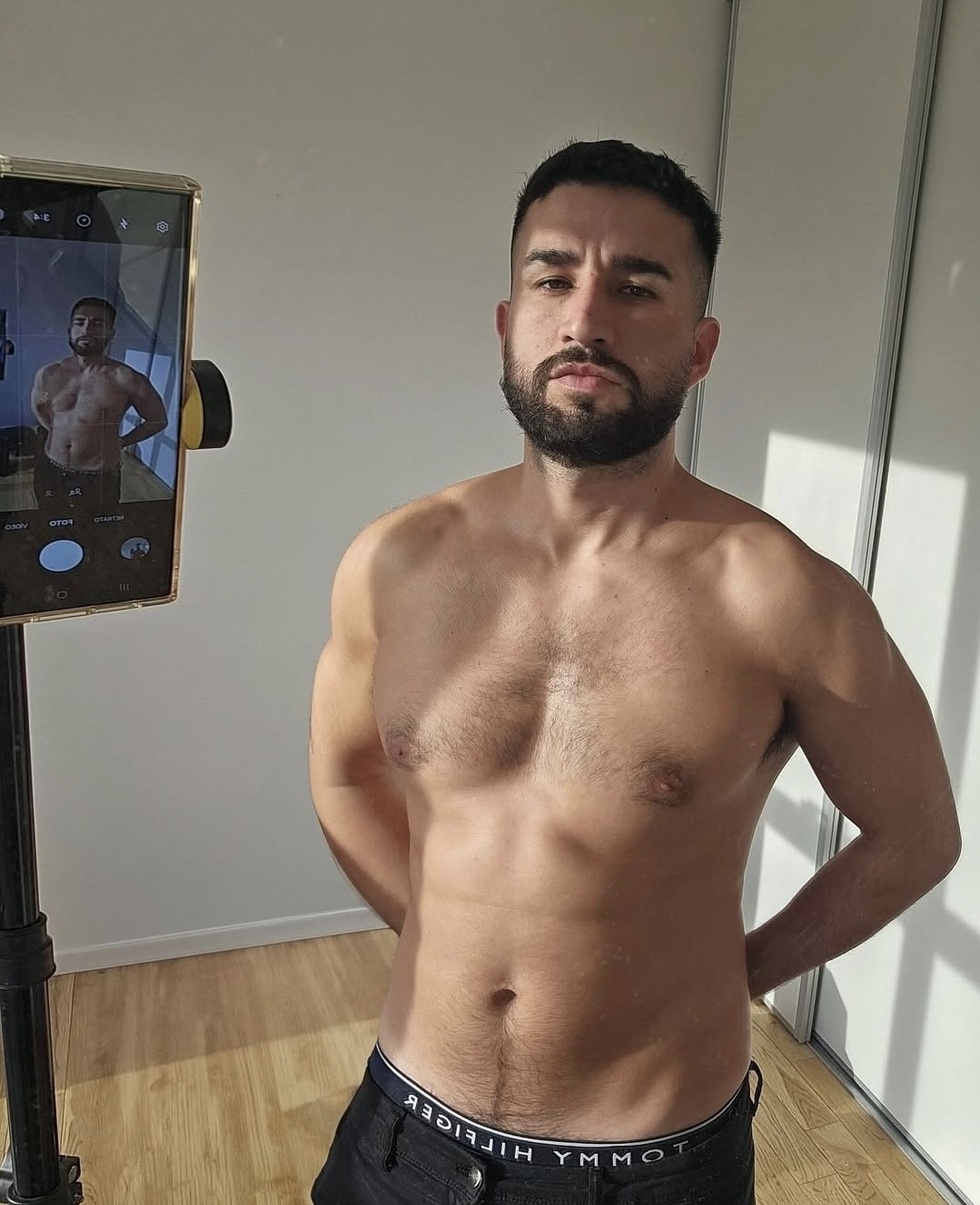 Argentinian gay porn performer Xavi Blinded