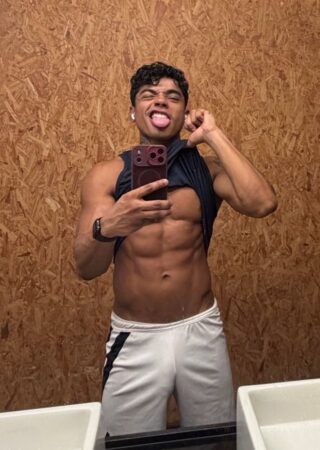 Brazilian gay porn performer O Leão