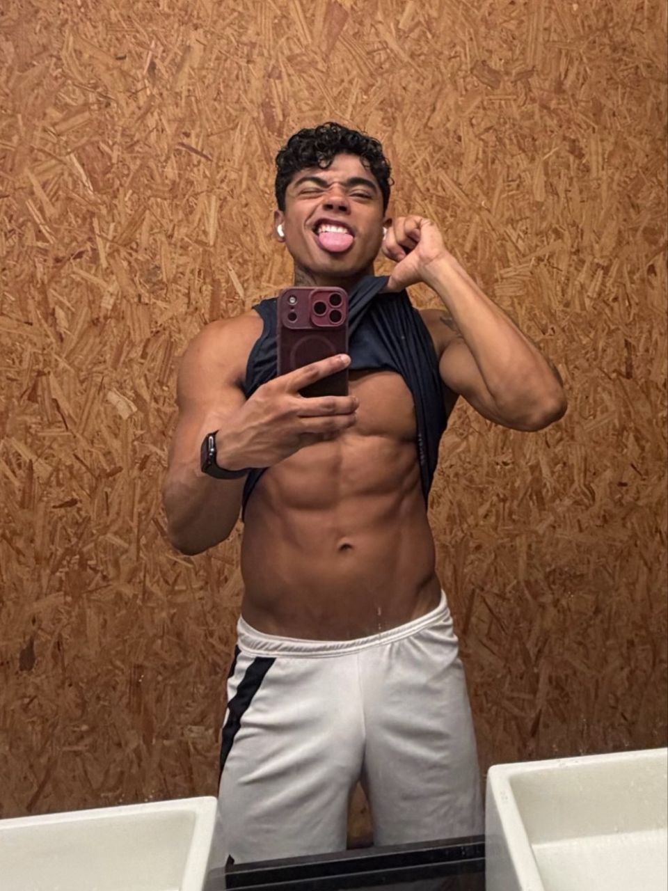 Brazilian gay porn performer O Leão